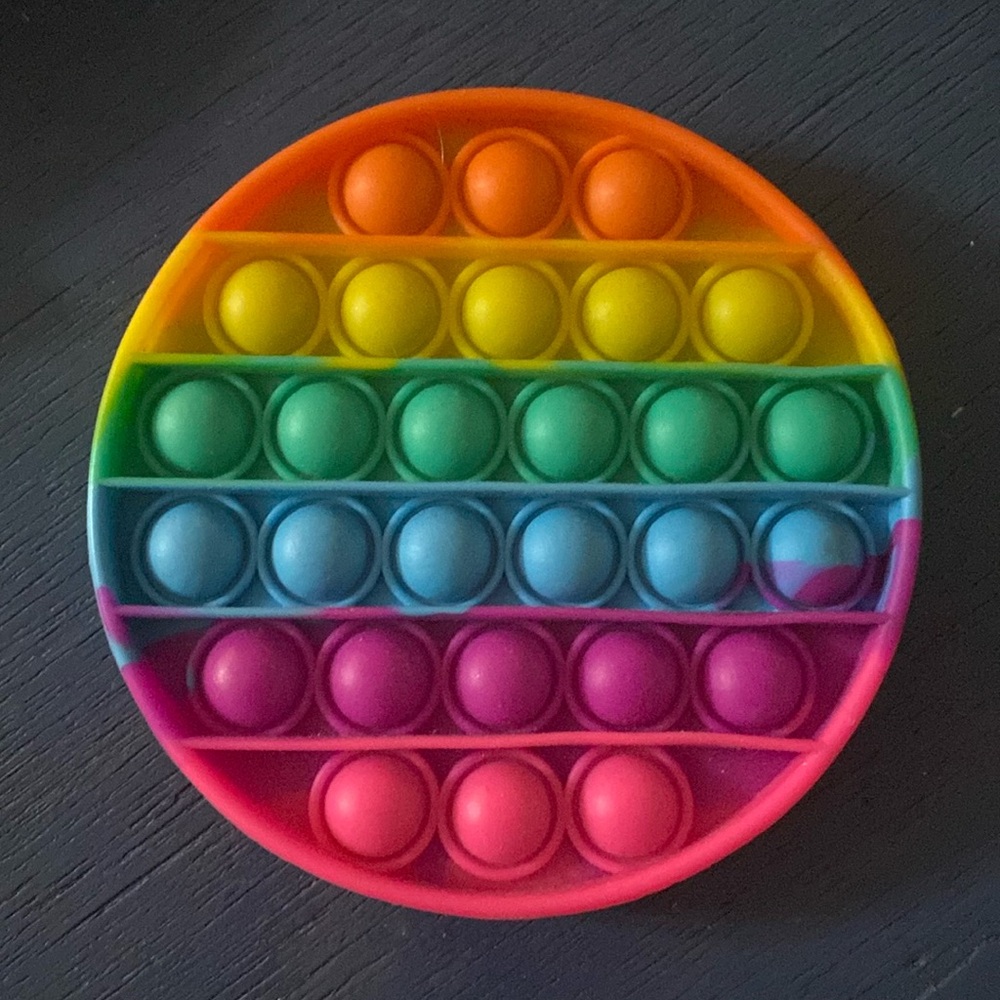 Rainbow pop it